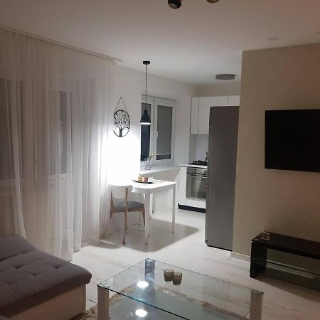 Traku Street Apartment โชเล ภายนอก รูปภาพ